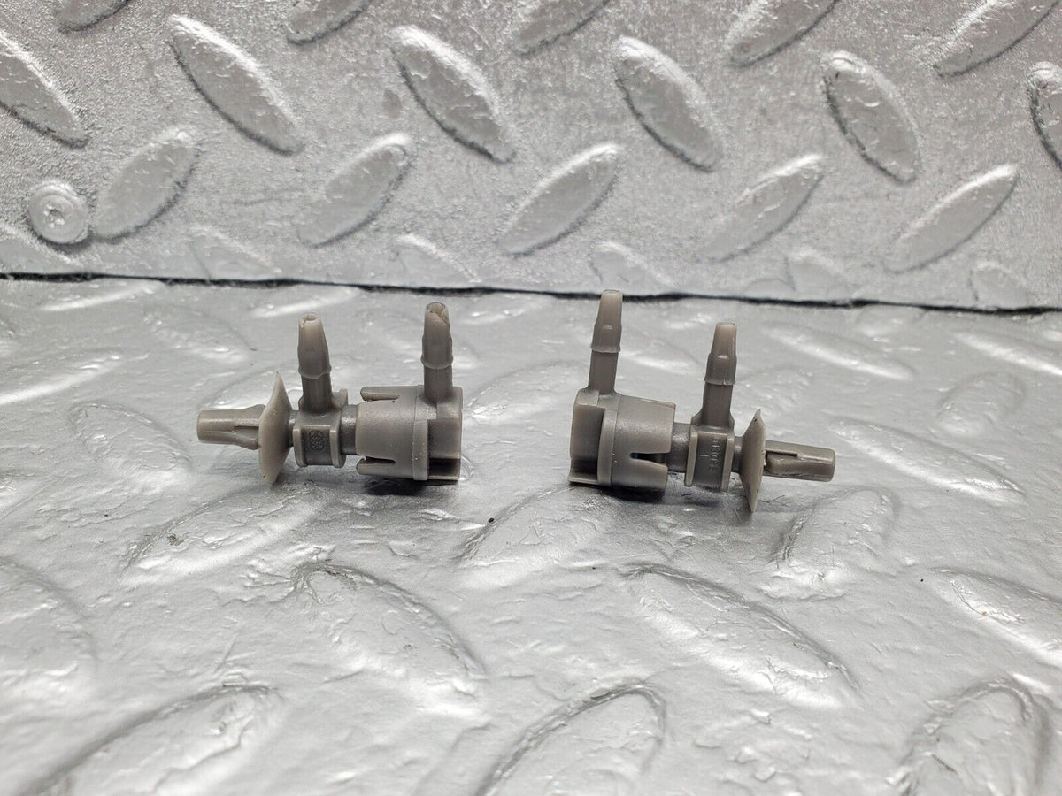 48108 Mercedes-Benz R230 350SL Coupe Vacuum Connector 2x