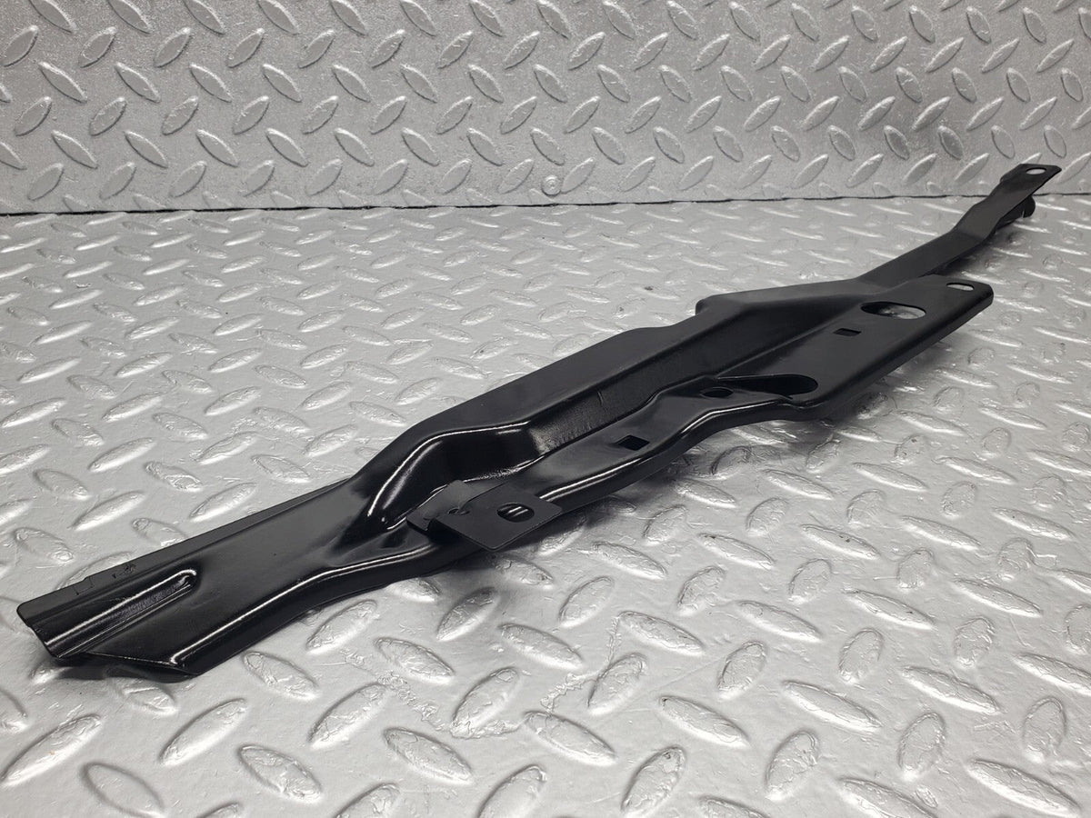 48990 Mercedes-Benz A124 320E Cabriolet Rear Left Window Upper Support Bracket