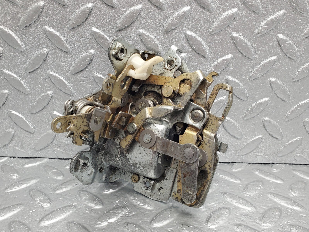 48626 Mercedes-Benz W123 Front Right Door Lock Mechanism