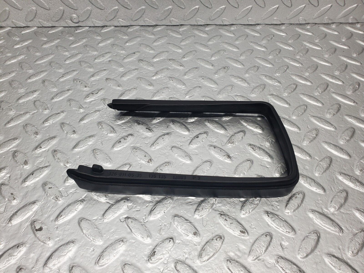 47328 Mercedes-Benz C126 500SEC Coupe Left Wing Mirror Rubber Seal A1268110535