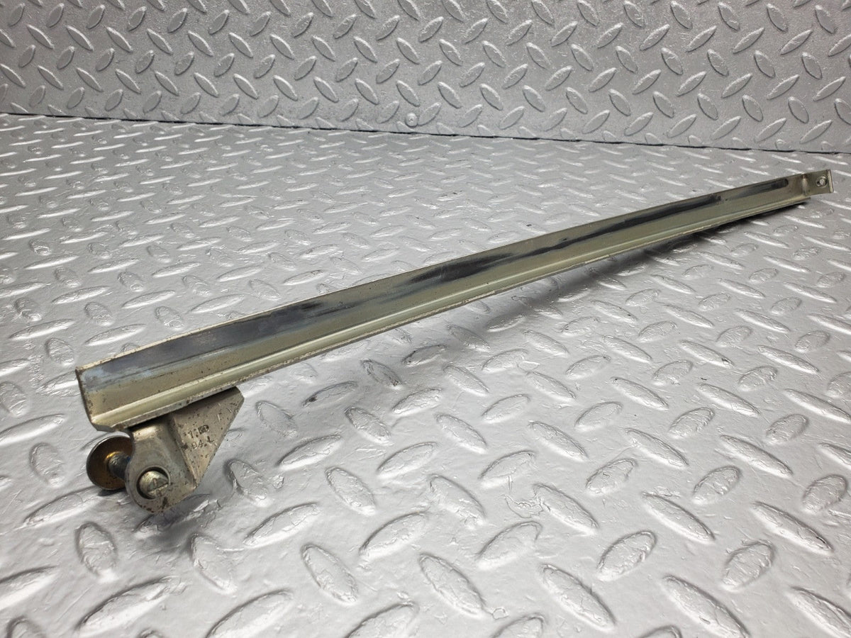 49196 Mercedes-Benz A124 320E Cabriolet Front Right Window Channel
