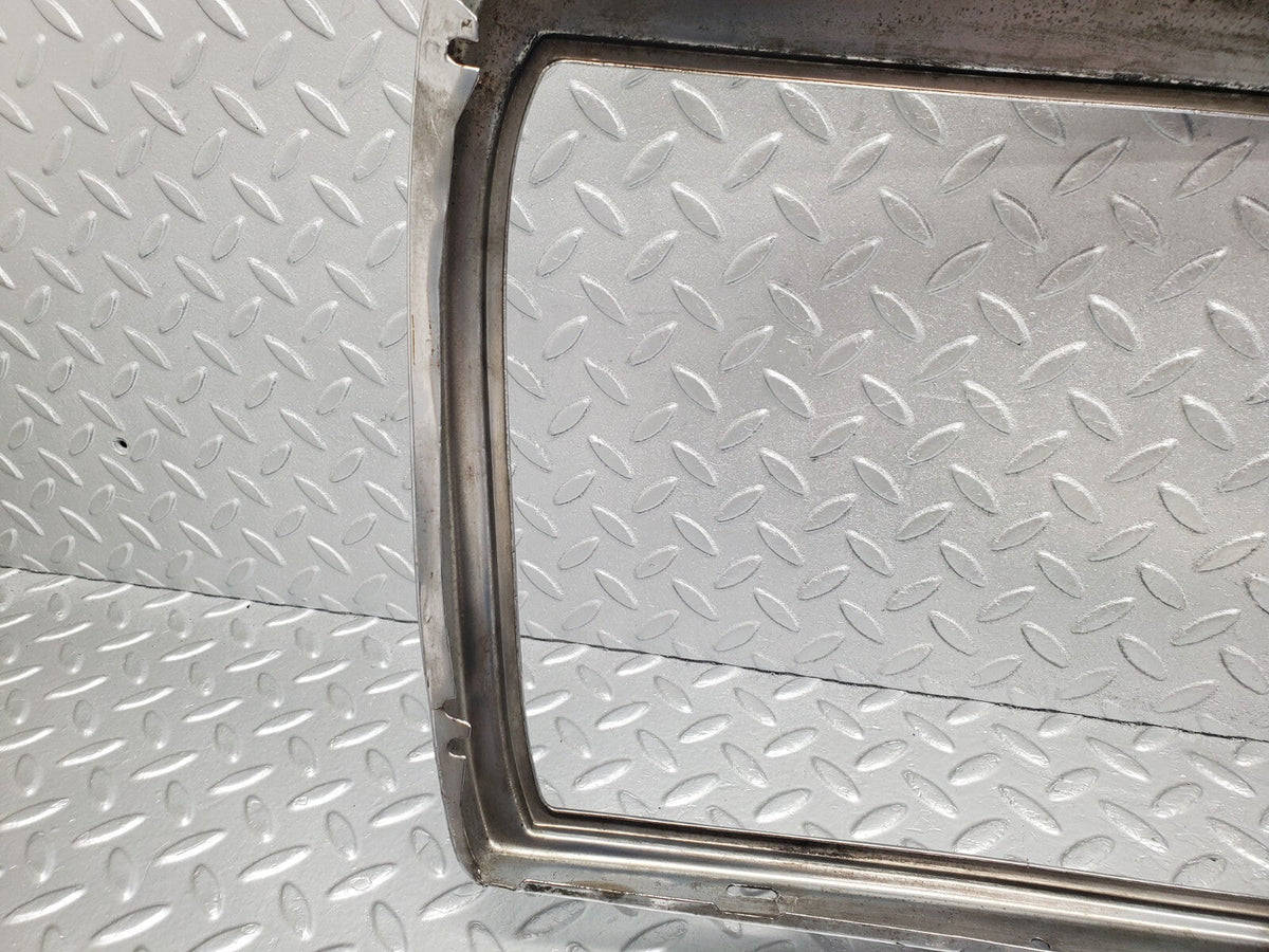 48754 Mercedes-Benz W123 Bonnet Grill Chrome Frame