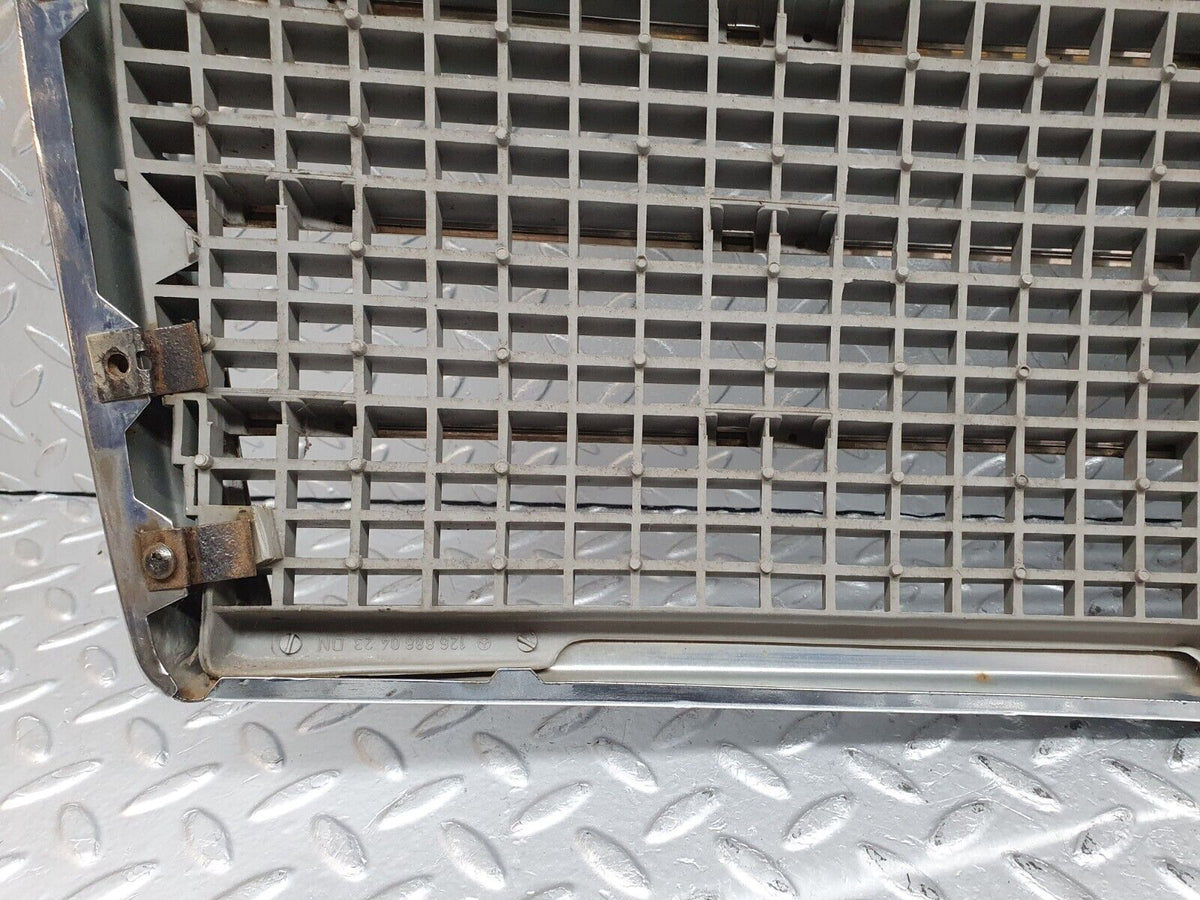 41221 Mercedes-Benz W126 300SE Bonnet Grill Chrome A1268880423
