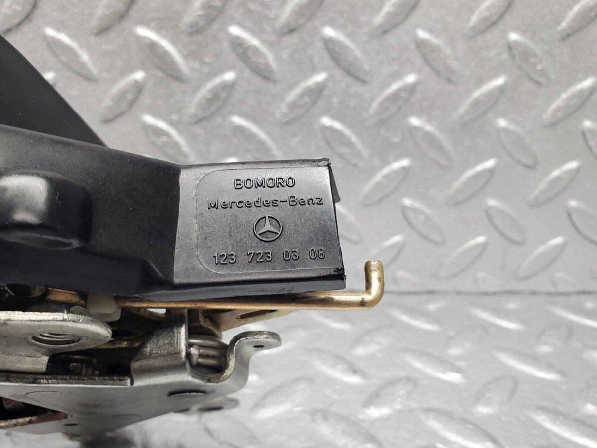 46383 Mercedes-Benz C123 280CE Coupe Left Door Lock Mechanism A1237230308