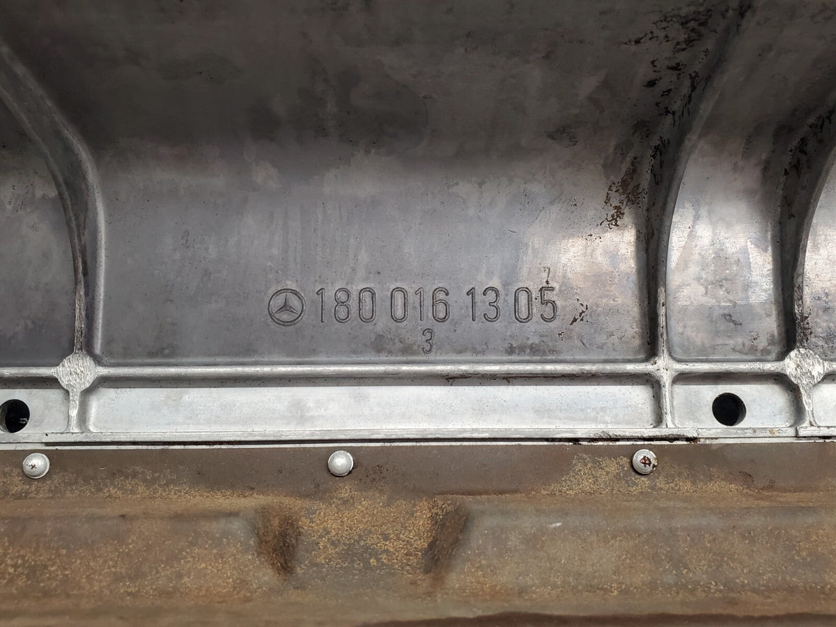 48814 Mercedes-Benz W108 Cylinder Head Valve Cover A1800161305