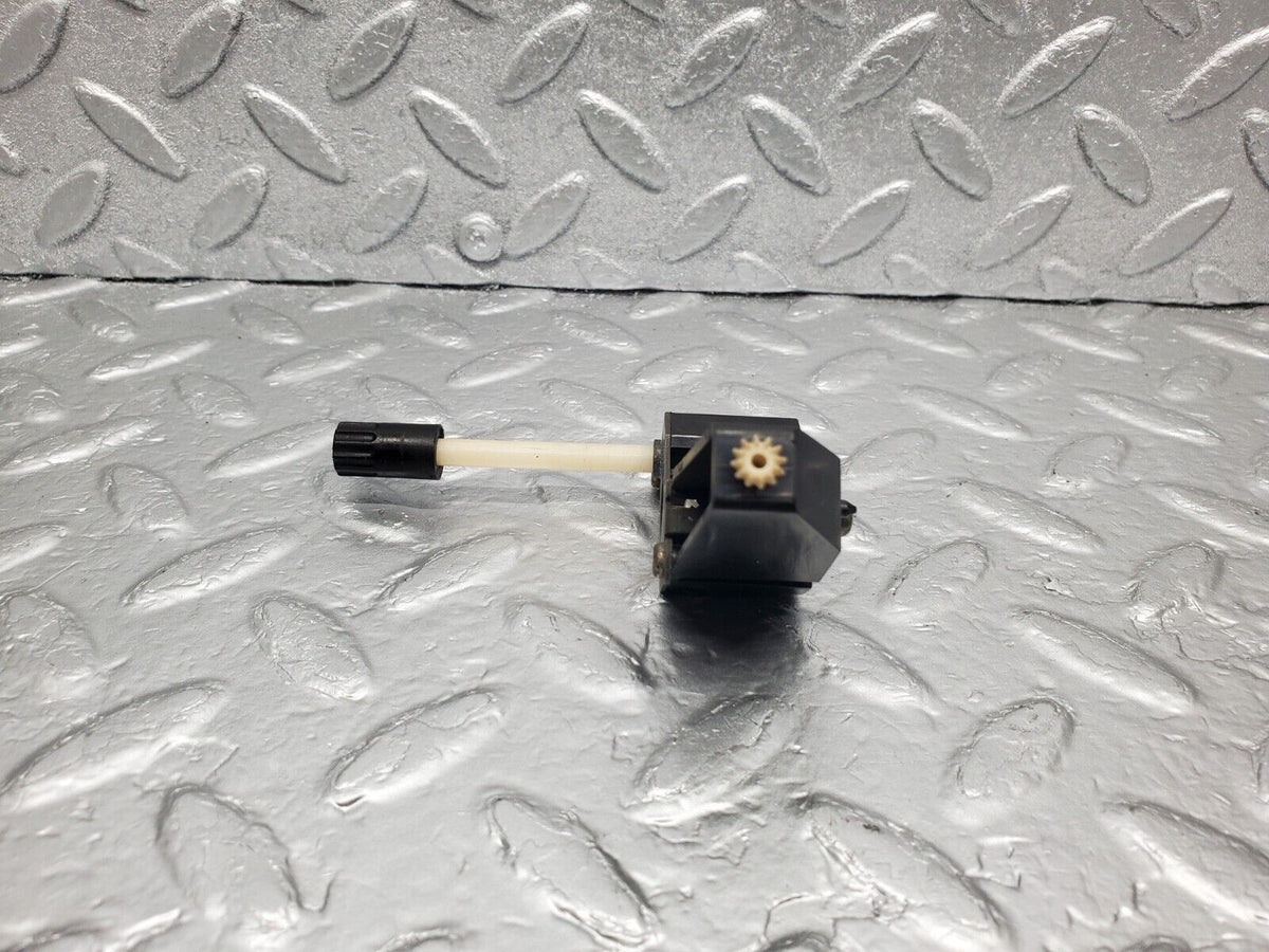 47612 Mercedes-Benz C126 500SEC Coupe Instrument Cluster Clock Adjuster
