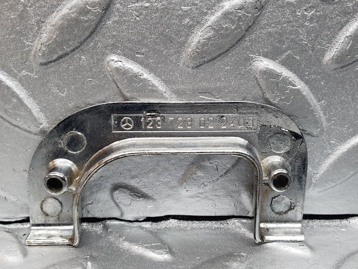 40895 Mercedes-Benz W126 300SE Interior Chrome Door Latch Trim Right A1237230224