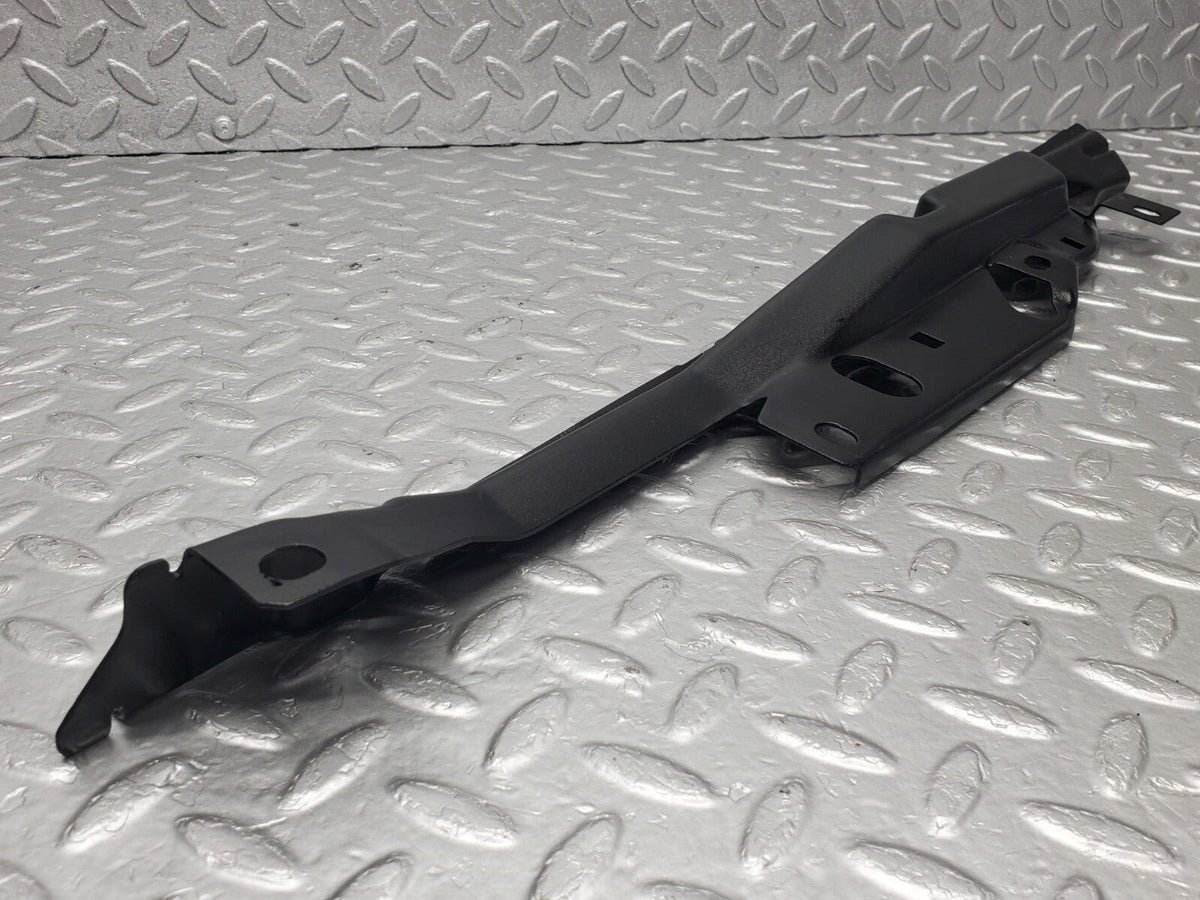48989 Mercedes-Benz A124 320E Cabriolet Rear Right Window Upper Support Bracket