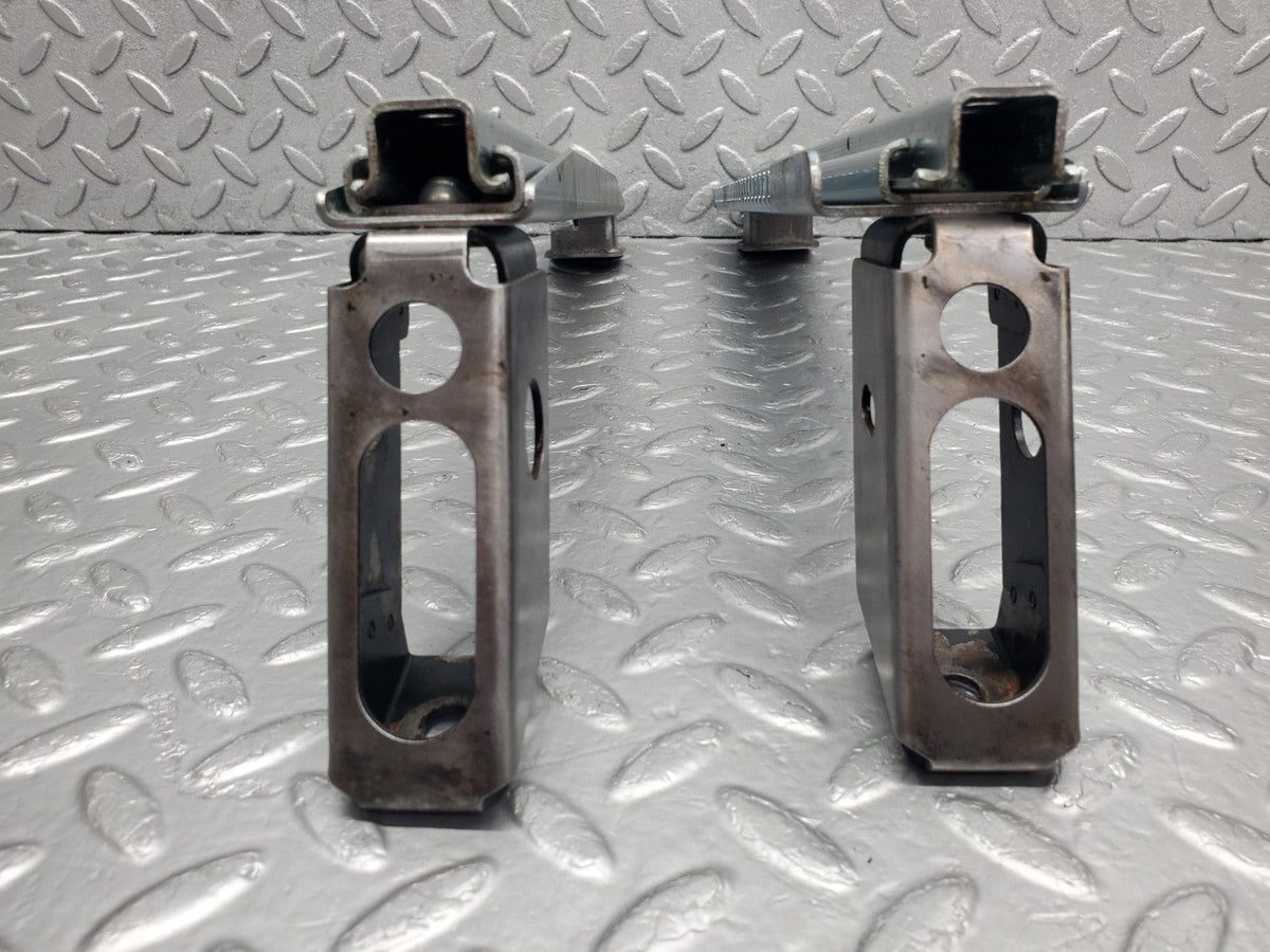50208 Mercedes-Benz W123 Front Right Seat Rail Pair
