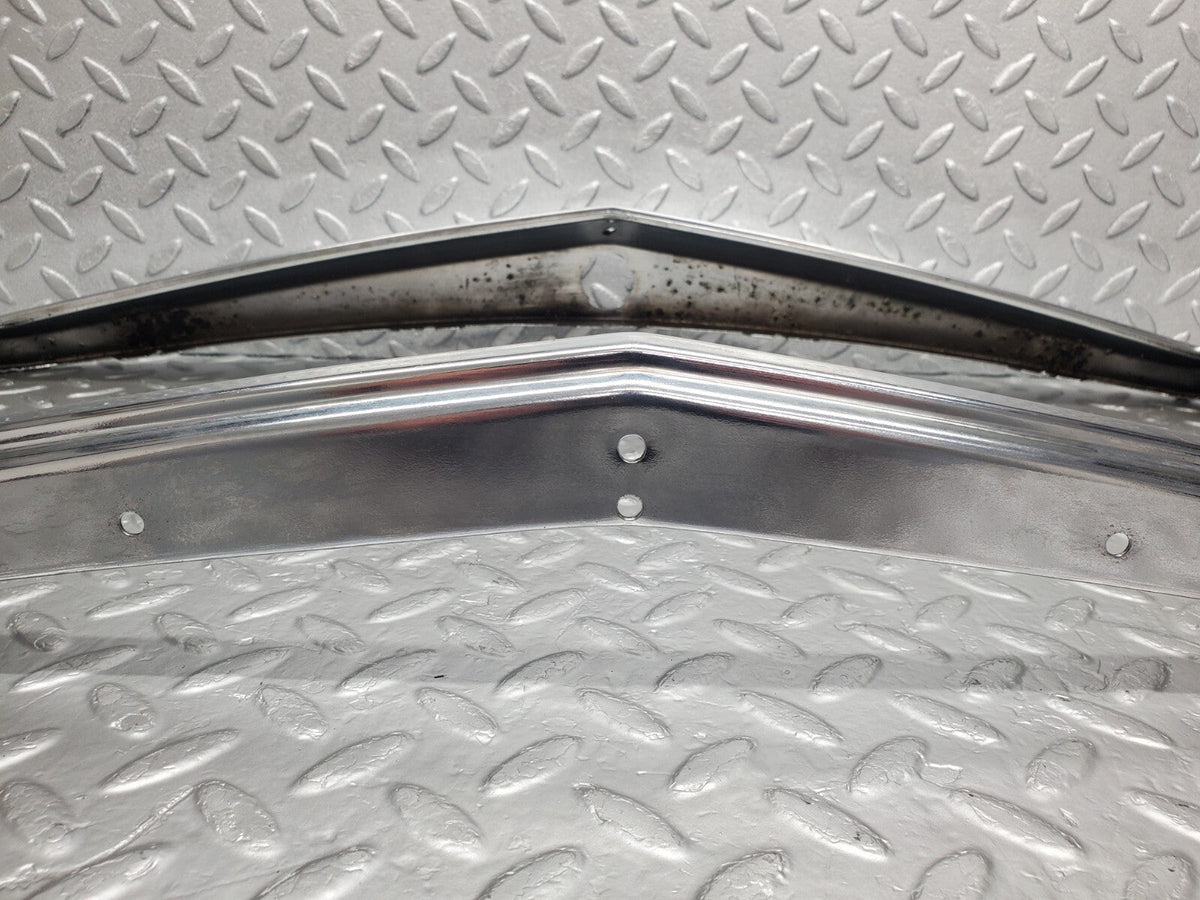 48753 Mercedes-Benz W123 Bonnet Grill Chrome Frame