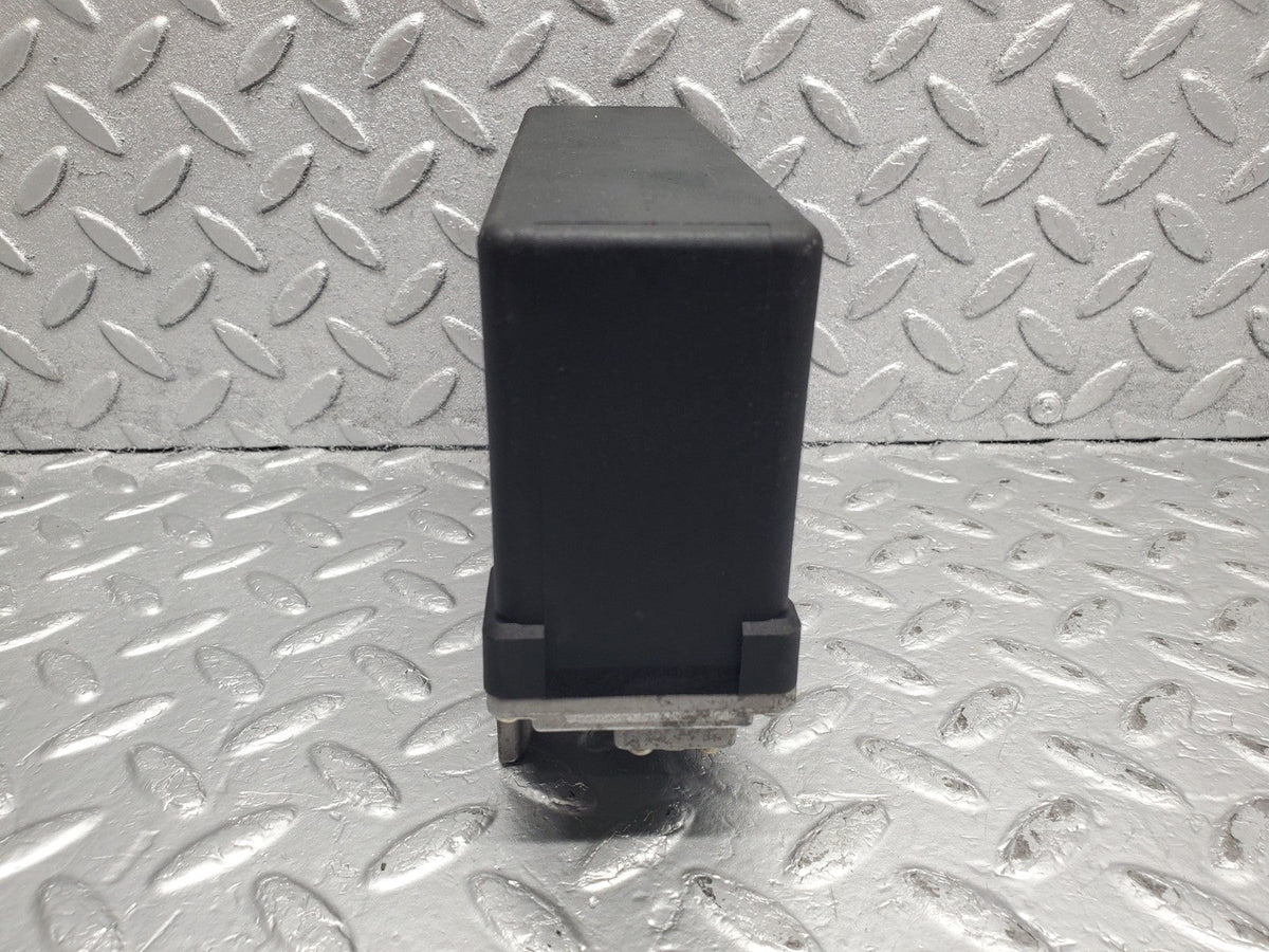 51325 Mercedes-Benz W126 ABS Control Unit Bosch A0055452132 0265101018