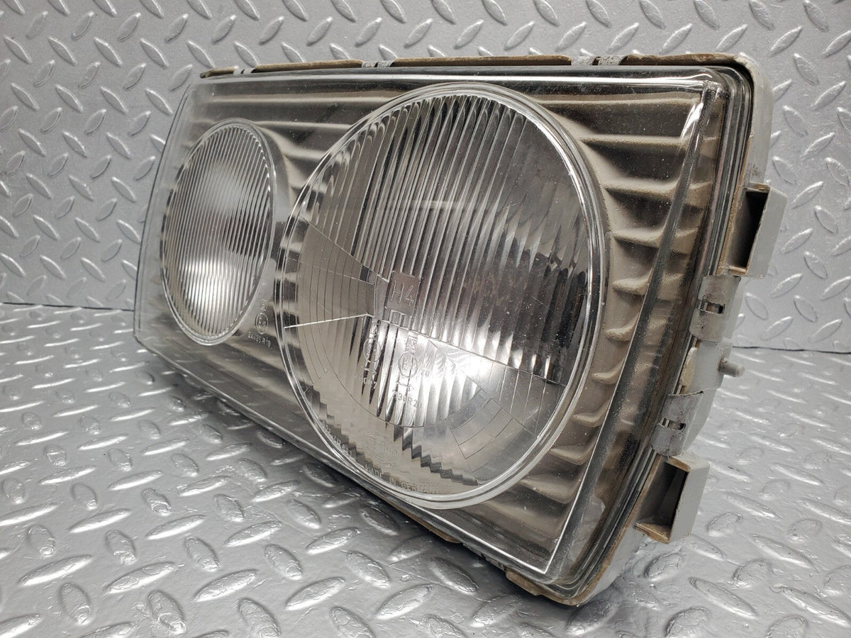 48727 Mercedes-Benz W123 Headlight Left Side Hella 117683-00 LI