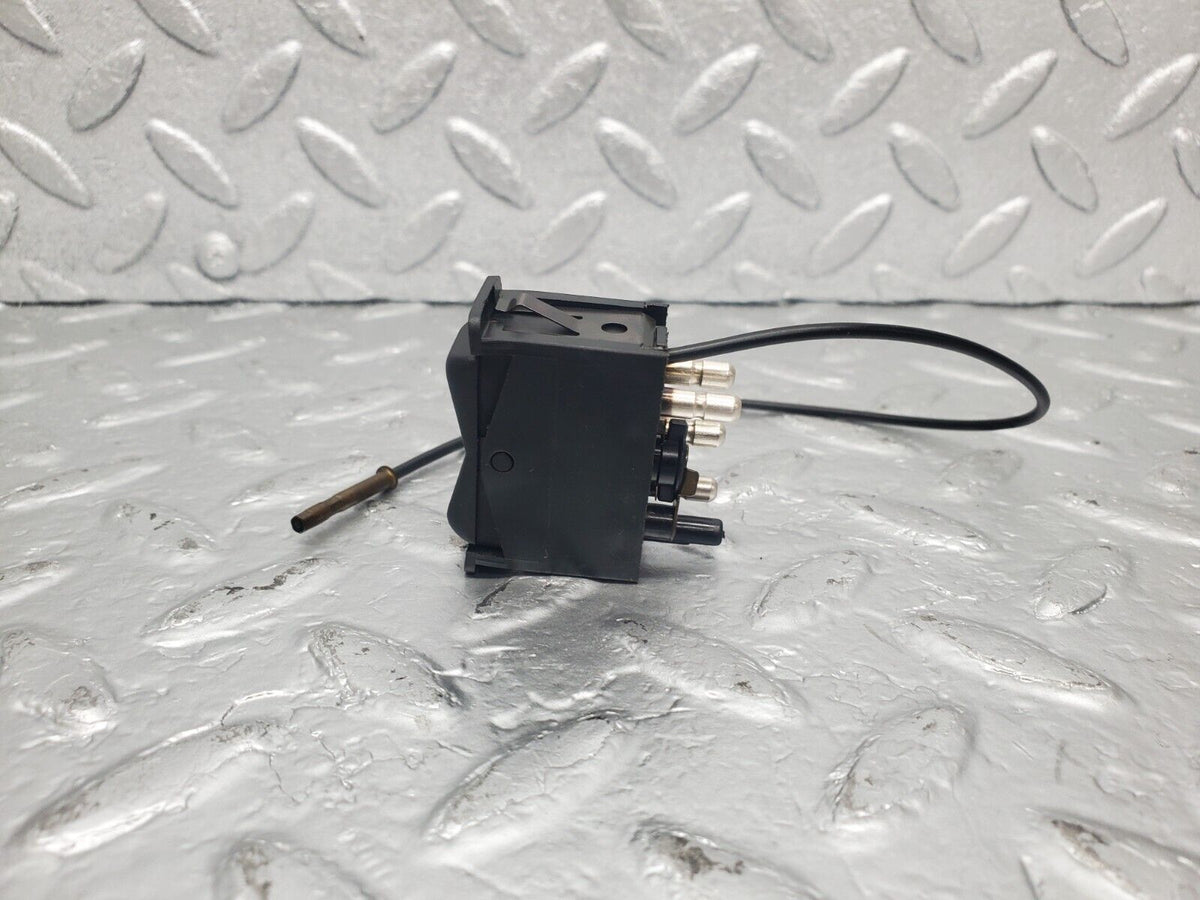 47340 Mercedes-Benz C126 500SEC Coupe Rear Windscreen Defroster Switch A0008206110