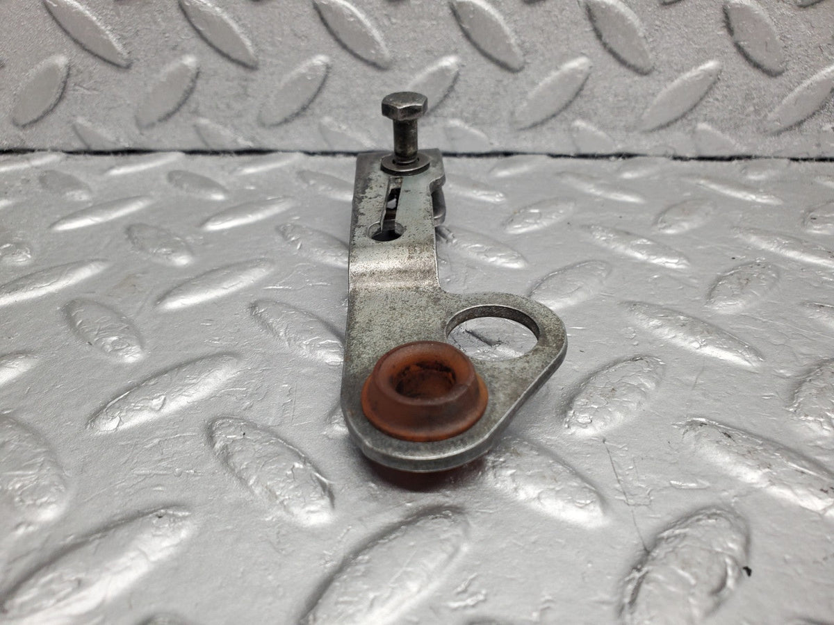 49433 Mercedes-Benz A124 320E Cabriolet Gearbox Linkage Bracket