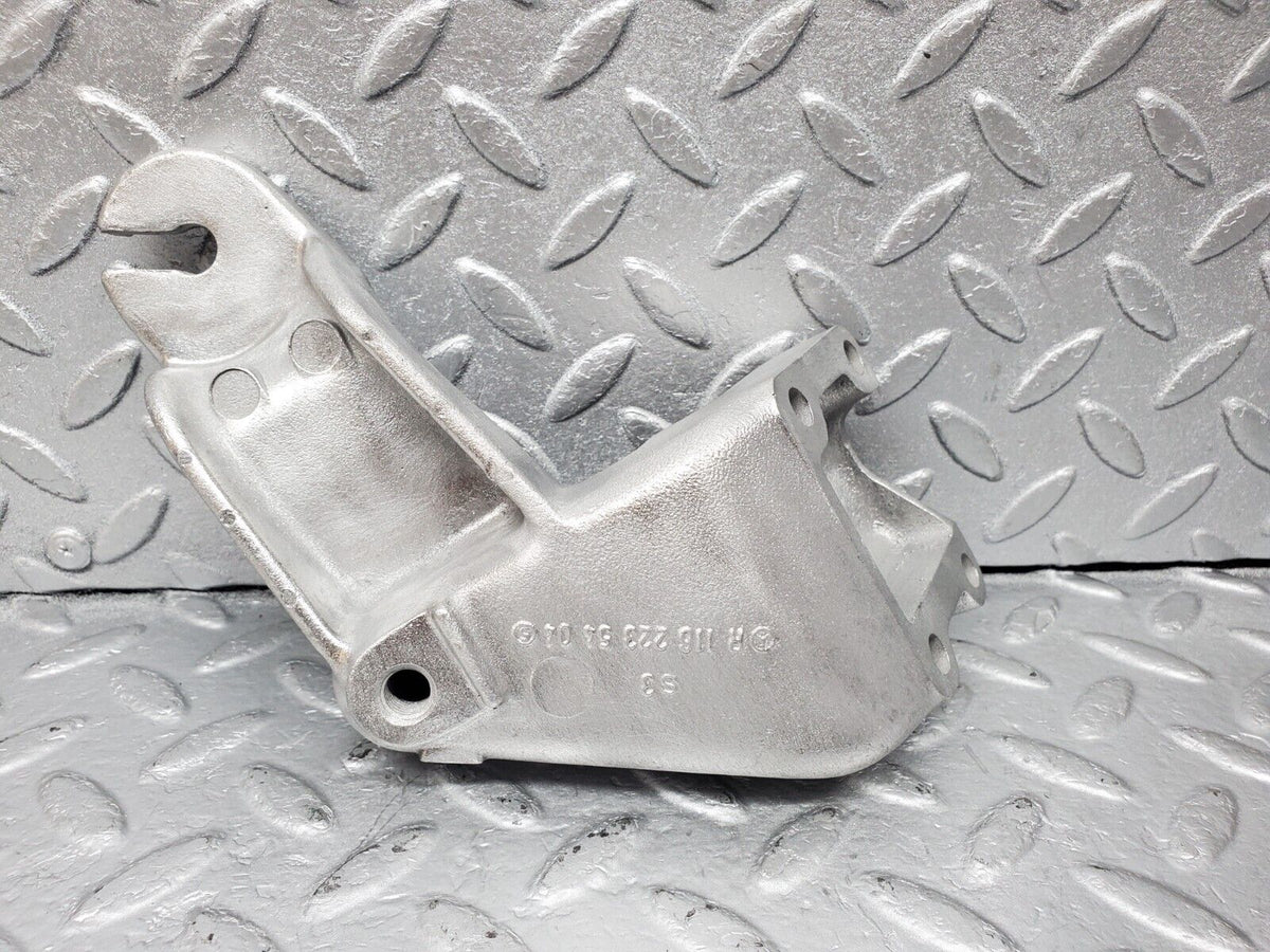 45923 Mercedes-Benz W126 420SE Engine Mount Bracket Left Side A1162235404