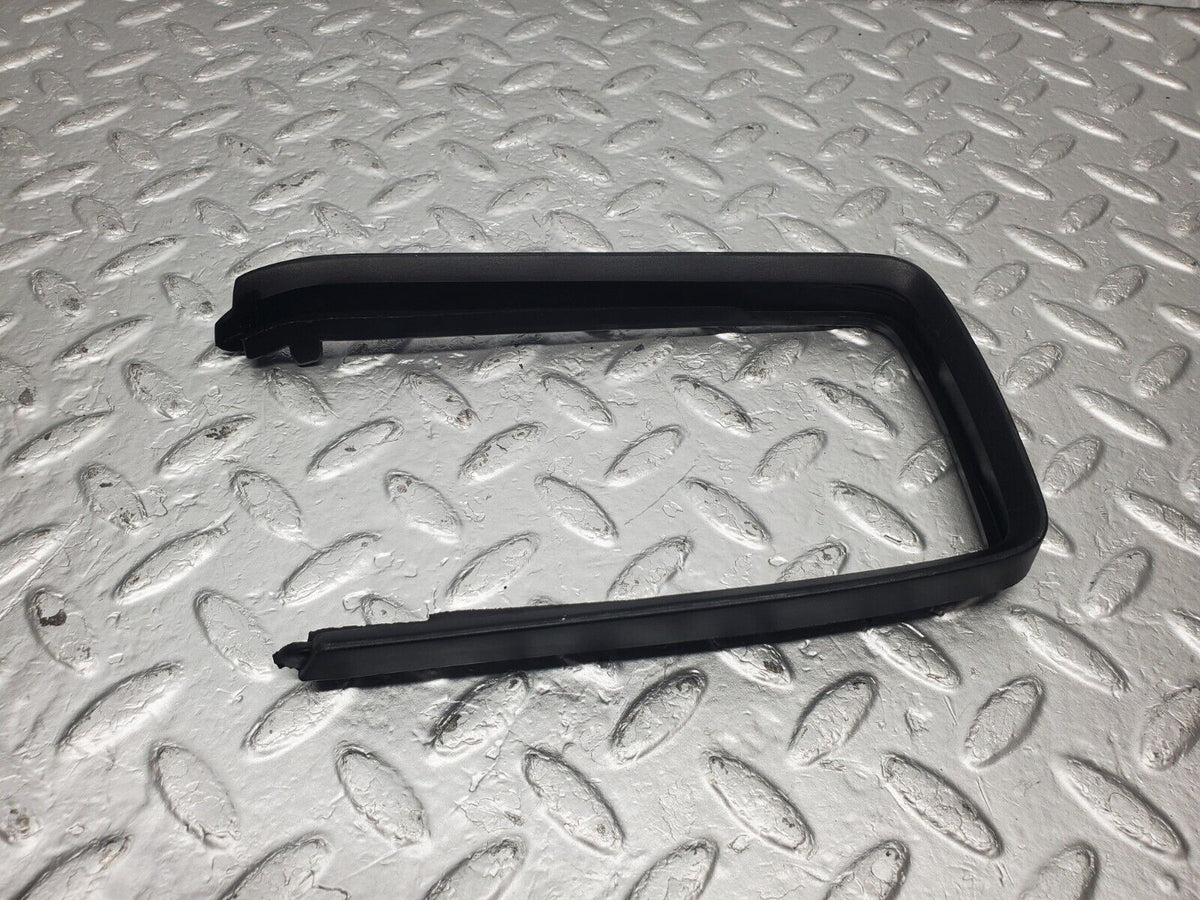 47327 Mercedes-Benz C126 500SEC Coupe Left Wing Mirror Rubber Seal A1268110535