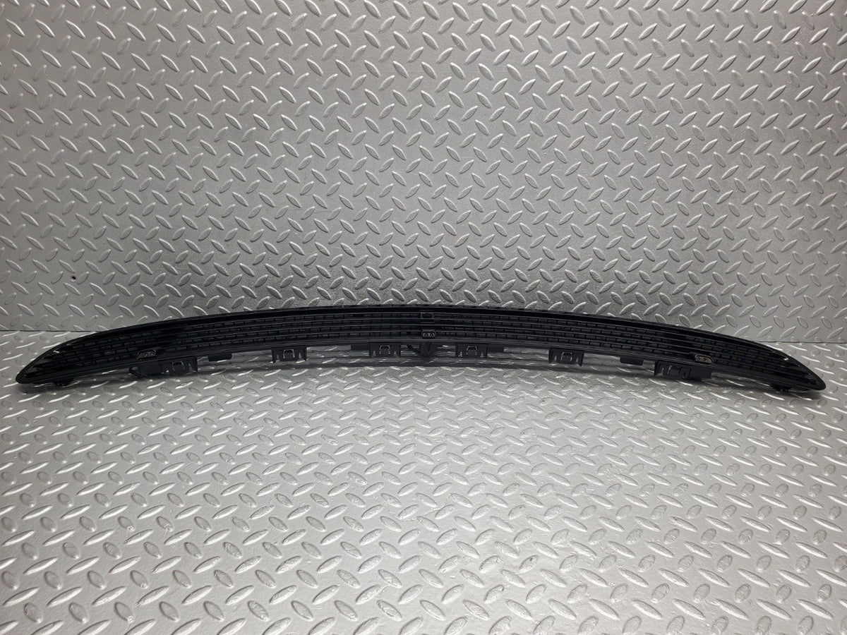 49559 Mercedes-Benz W220 Bonnet Upper Grill & Windscreen Washer Nozzle