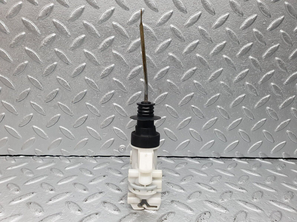 41010 Mercedes-Benz W126 300SE Front Left Door Lock Vacuum Actuator