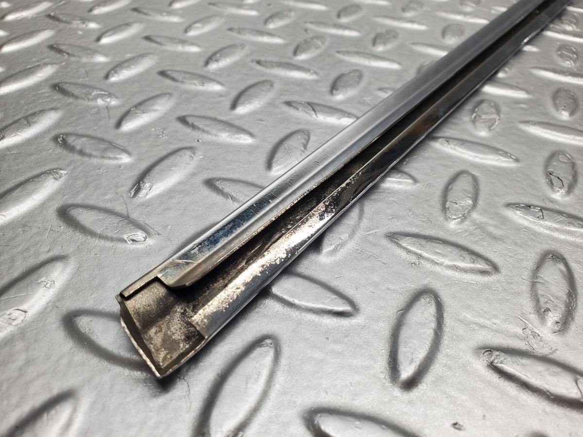 48292 Mercedes-Benz W113 Pagoda Right Door Chrome Trim