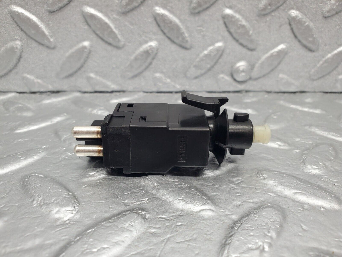 47100 Mercedes-Benz R129 320SL Coupe Brake Light Switch A0015450109