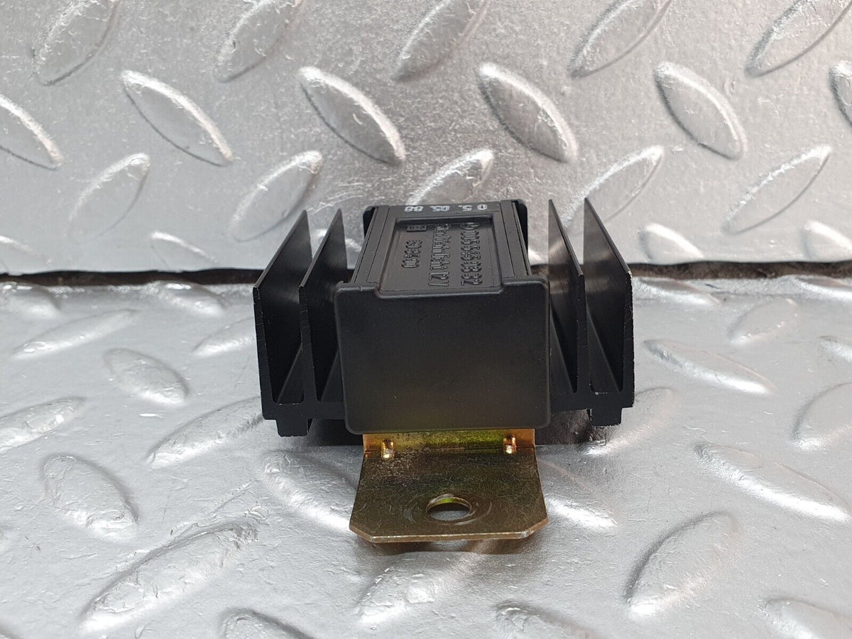41901 Mercedes-Benz W202 C200 ECU Relay A0055459832