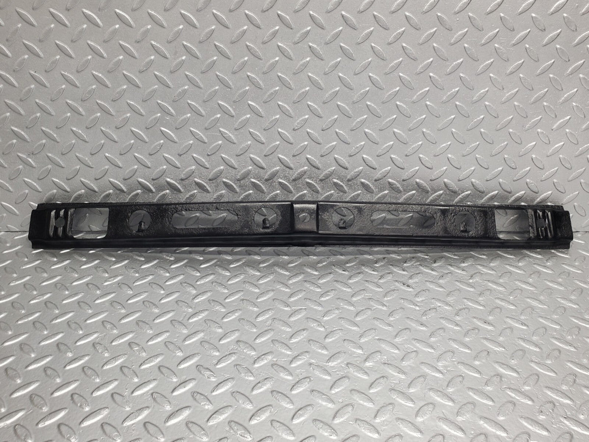 48759 Mercedes-Benz W123 Front Bumper Centre Bracket