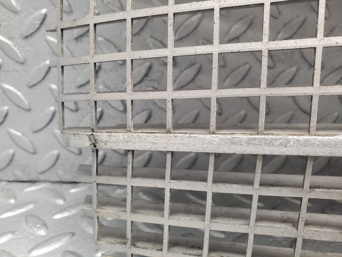 50855 Mercedes-Benz W108 280SE 3.5 Bonnet Grill