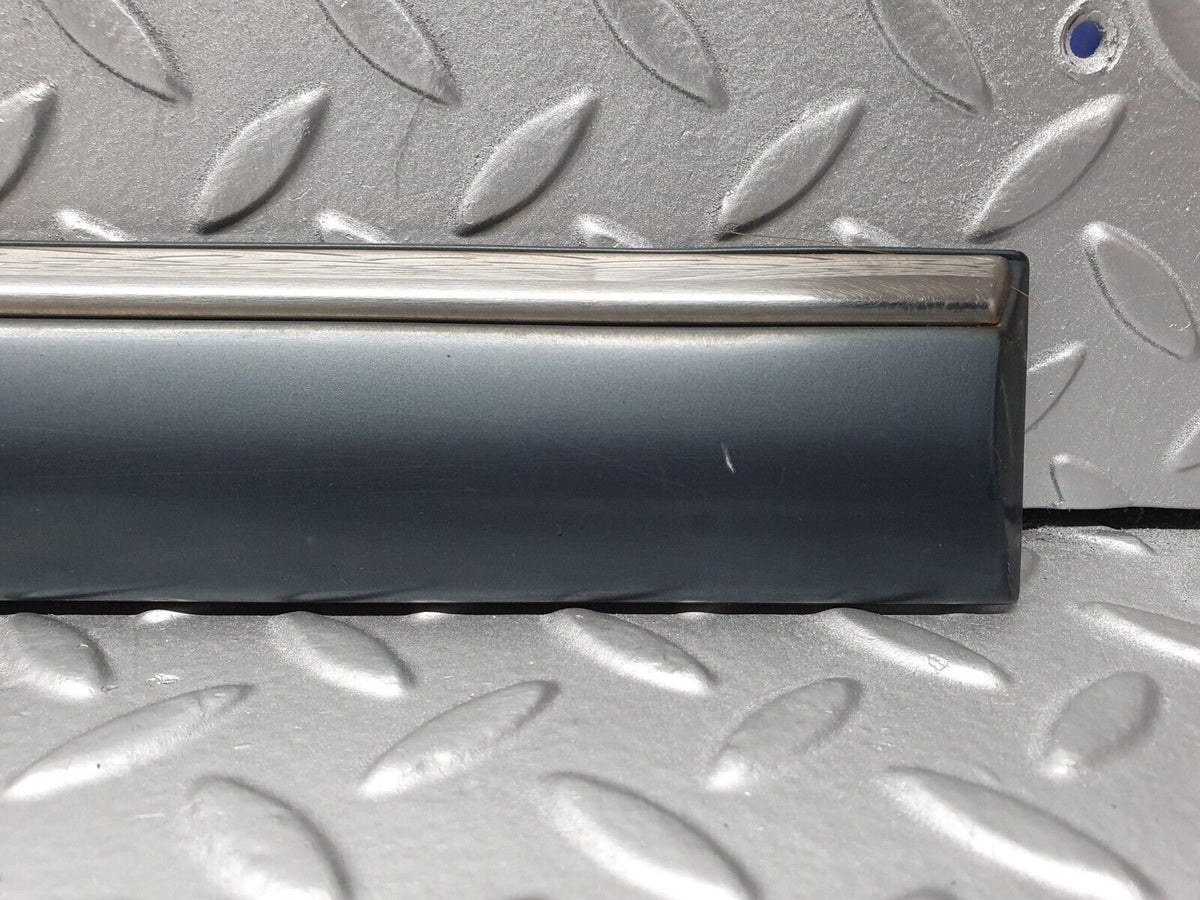 41804 Mercedes-Benz W202 C200 Front Right Door Centre Moulding Trim A2026909462