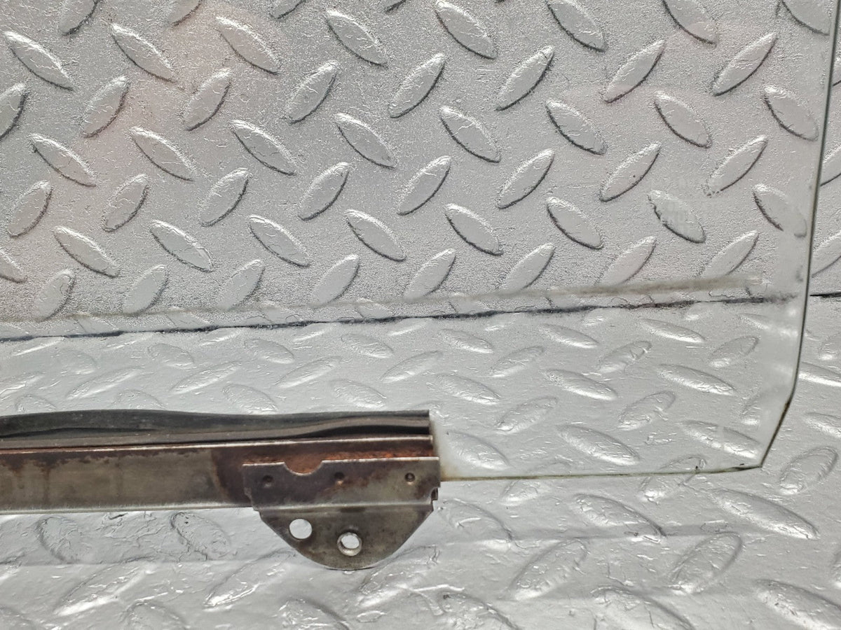 50662 Mercedes-Benz W108 280SE 3.5 Front Left Door Window Glass