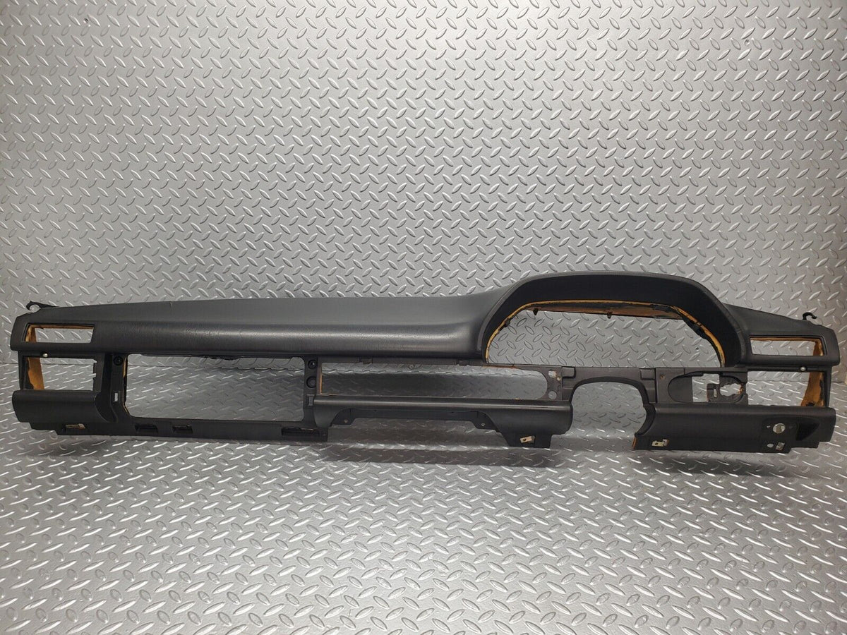 46020 Mercedes-Benz W126 420SE Dashboard Black