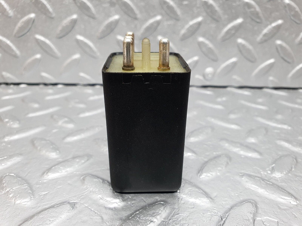 41639 Mercedes-Benz W124 200E Multi Purpose Relay A0015457305