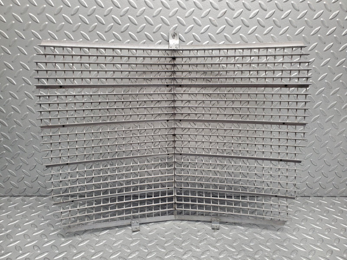 50855 Mercedes-Benz W108 280SE 3.5 Bonnet Grill