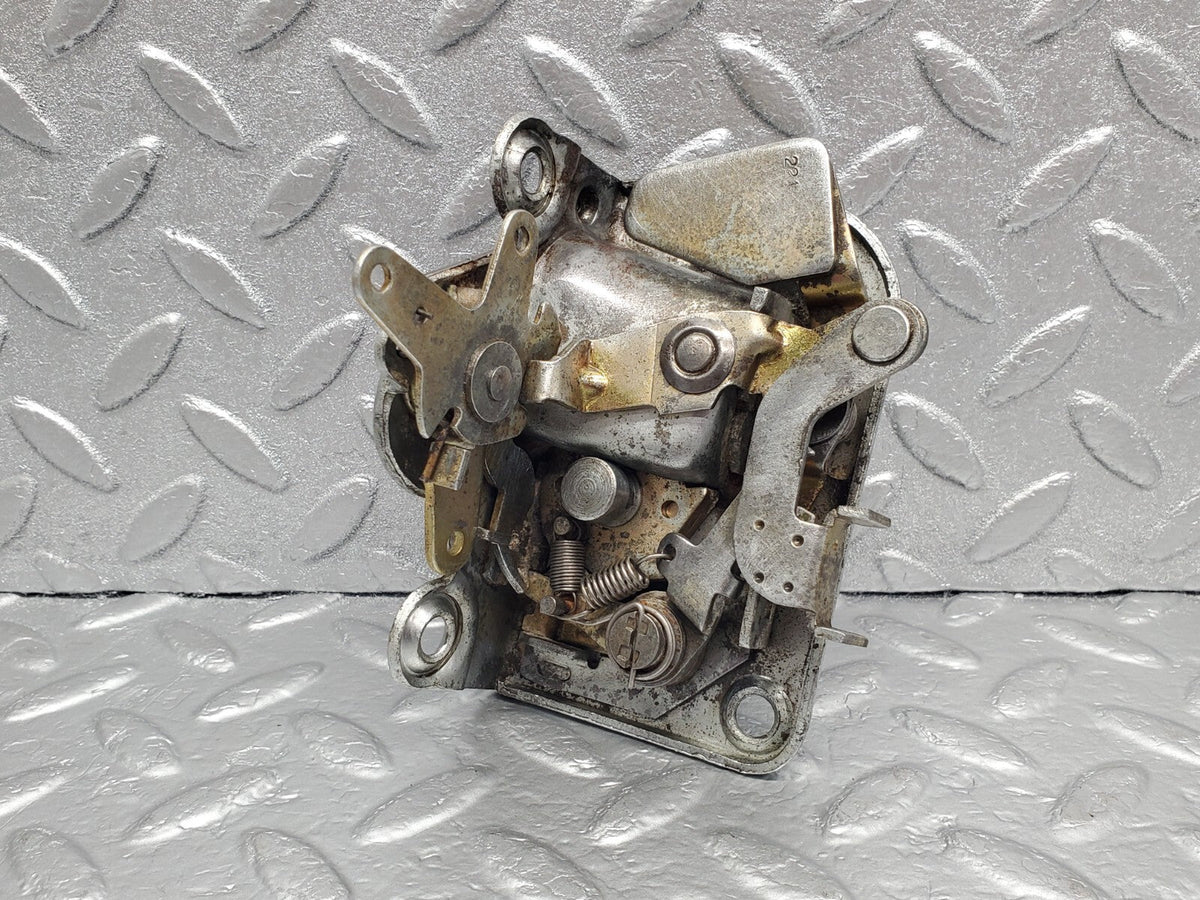 48470 Mercedes-Benz W108 Rear Left Door Lock Mechanism
