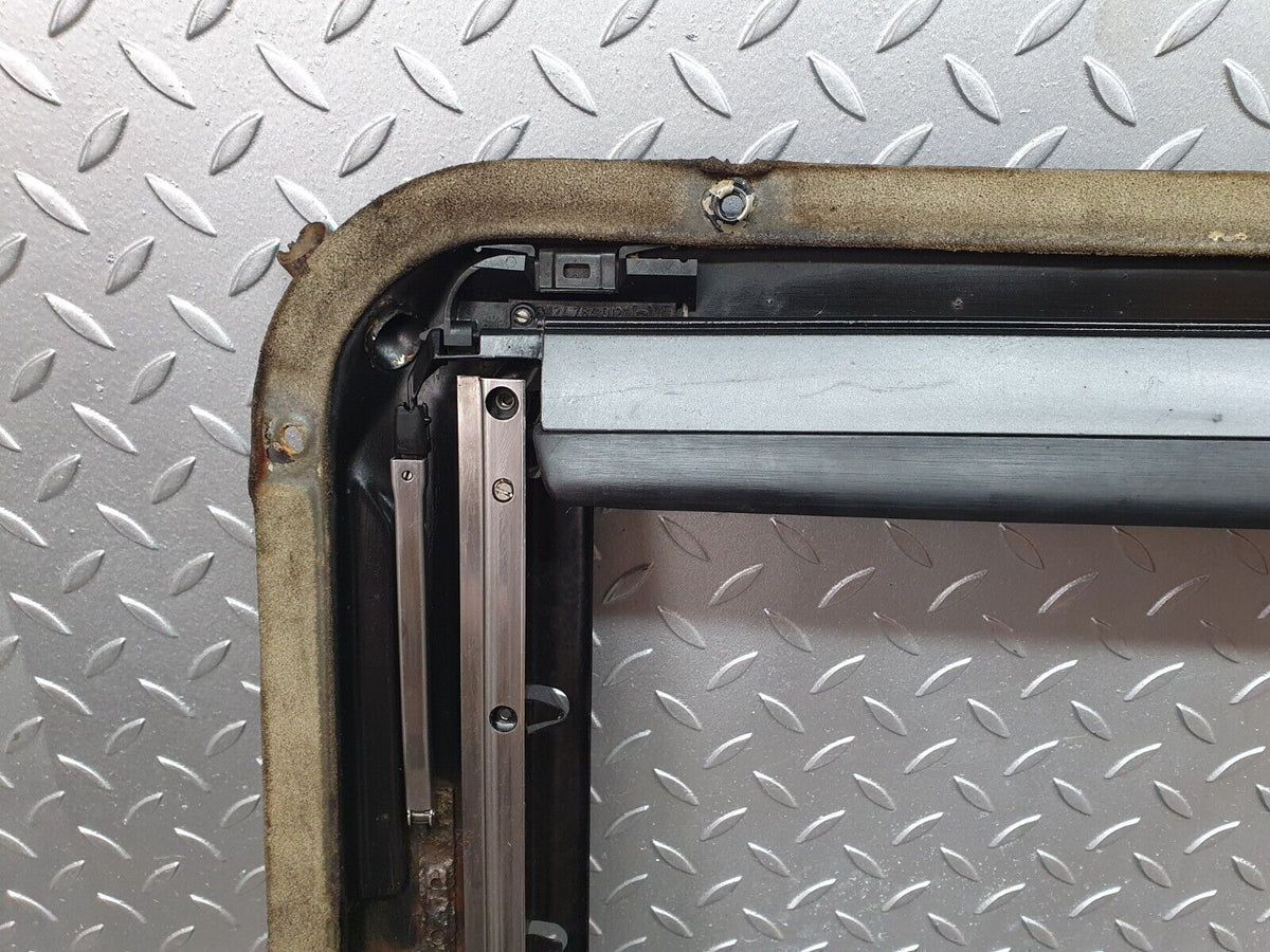 41575 Mercedes-Benz W124 200E Power Sunroof Frame A2017800144