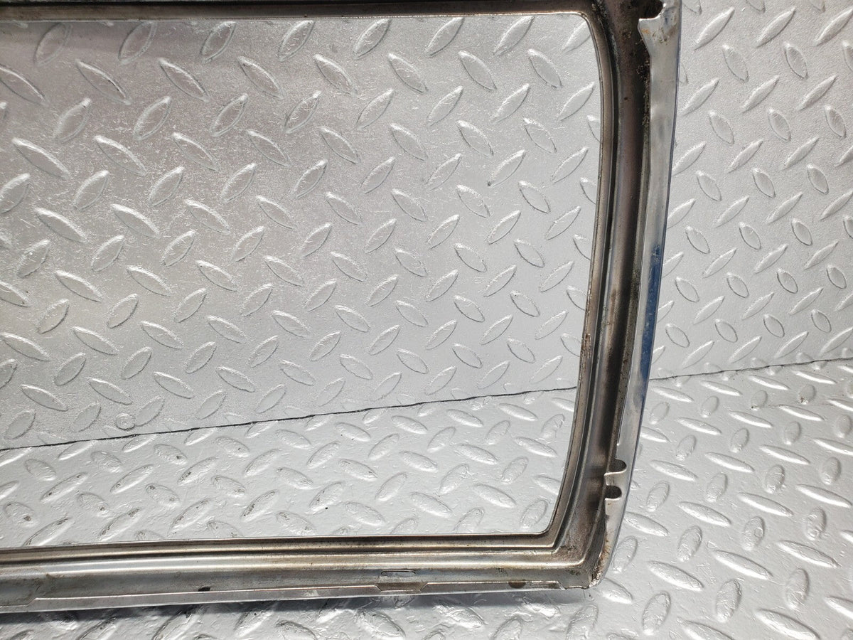 48754 Mercedes-Benz W123 Bonnet Grill Chrome Frame