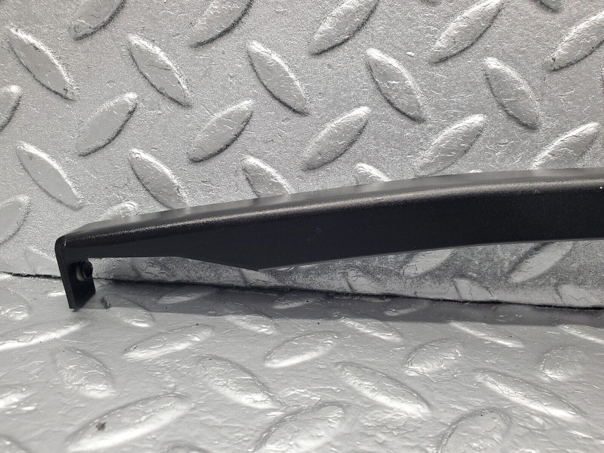 47507 Mercedes-Benz C126 500SEC Coupe Front Right Window Channel