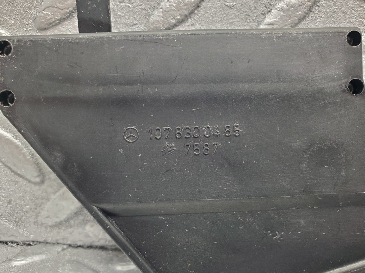 51359 Mercedes-Benz C107 R107 Air Vent Control Lever Right A1078300485