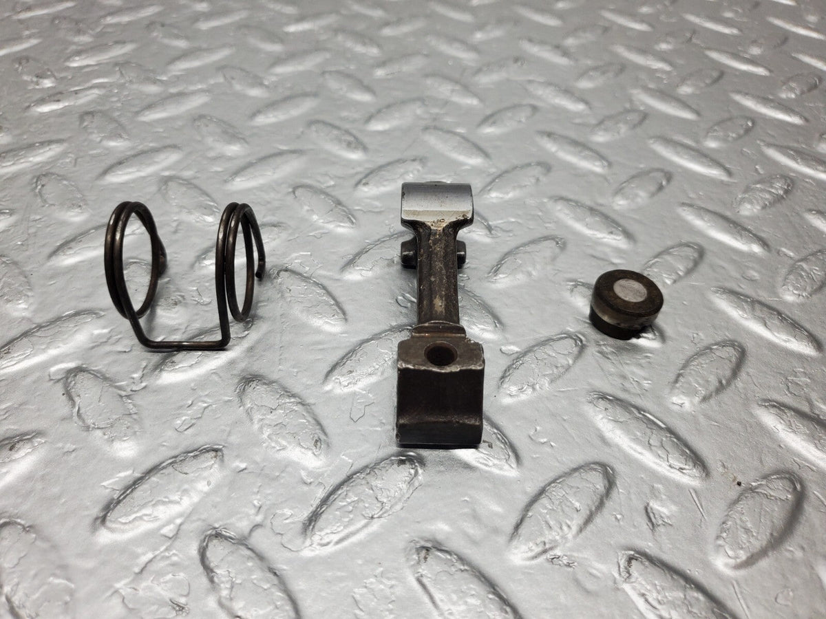 48877 Mercedes-Benz W108 Valve Rocker Arm With Retaining Spring & Tappet