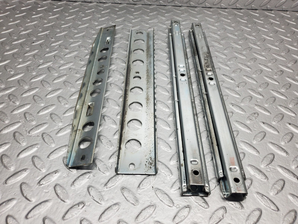 50227 Mercedes-Benz W123 Front Right Seat Rail Pair