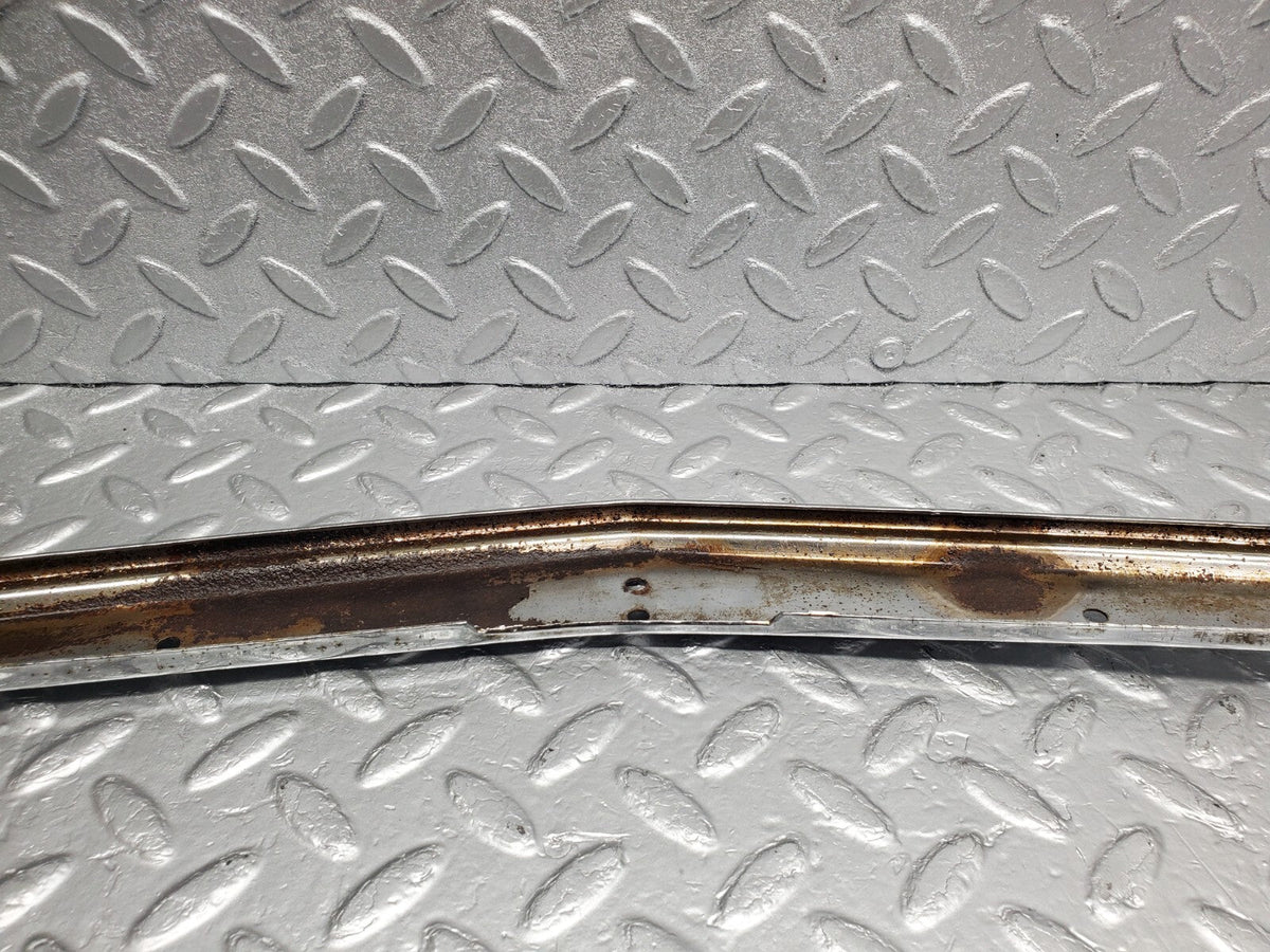 48694 Mercedes-Benz W123 Bonnet Grill Frame Chrome