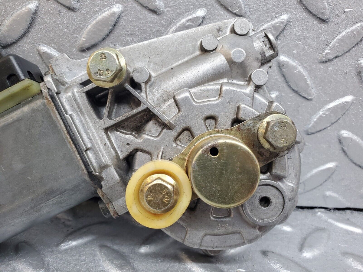 44796 Mercedes-Benz W124 220E Window Regulator Motor Front Left Bosch 0130821284