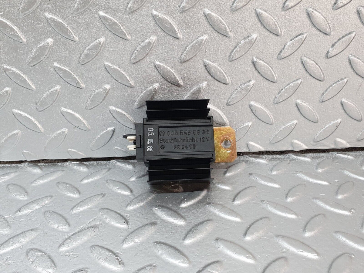 41901 Mercedes-Benz W202 C200 ECU Relay A0055459832