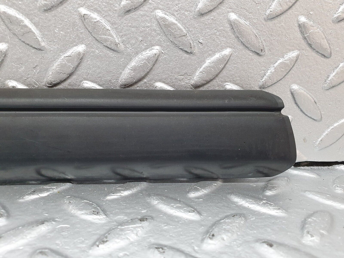 41426 Mercedes-Benz W124 200E Front Left Fender Wing Centre Moulding Trim
