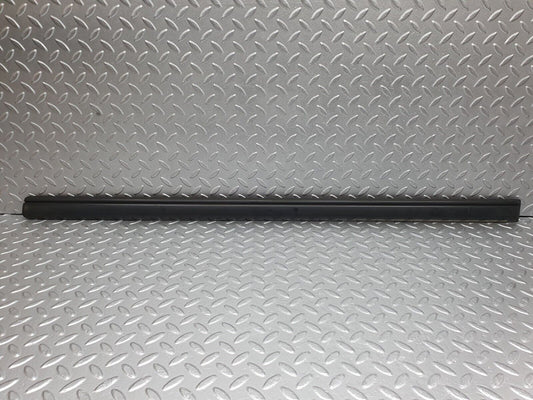 41683 Mercedes-Benz W124 200E Front Right Door Centre Moulding Trim