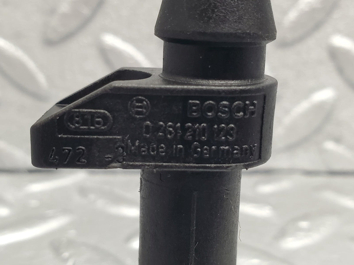 49210 Mercedes-Benz A124 320E Crankshaft Position Sensor Bosch 0261210123 A0031537528