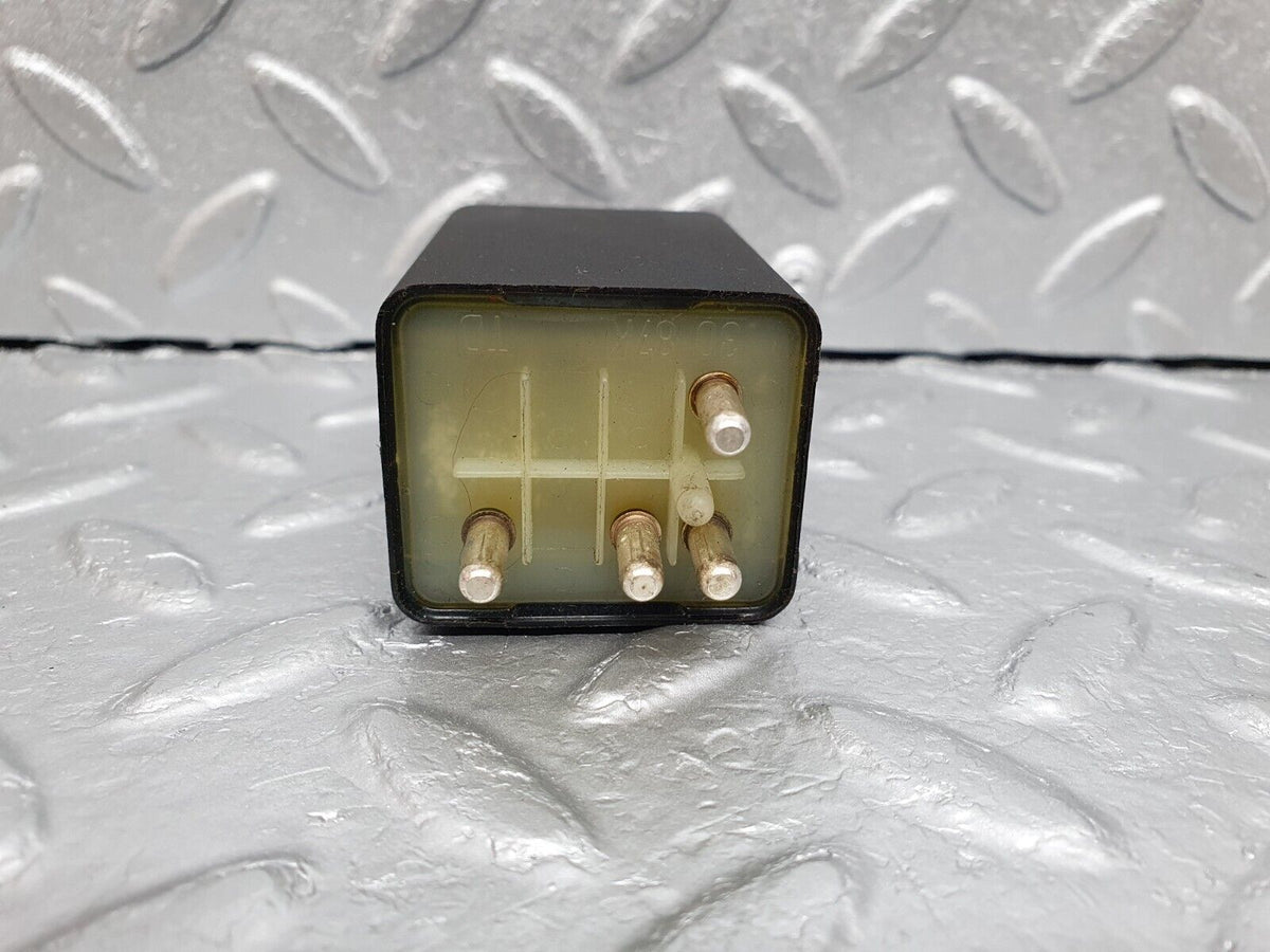 41639 Mercedes-Benz W124 200E Multi Purpose Relay A0015457305