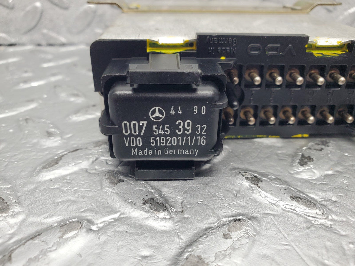 51295 Mercedes-Benz W126 Cruise Control Module Unit VDO A0055450532 A0075453932