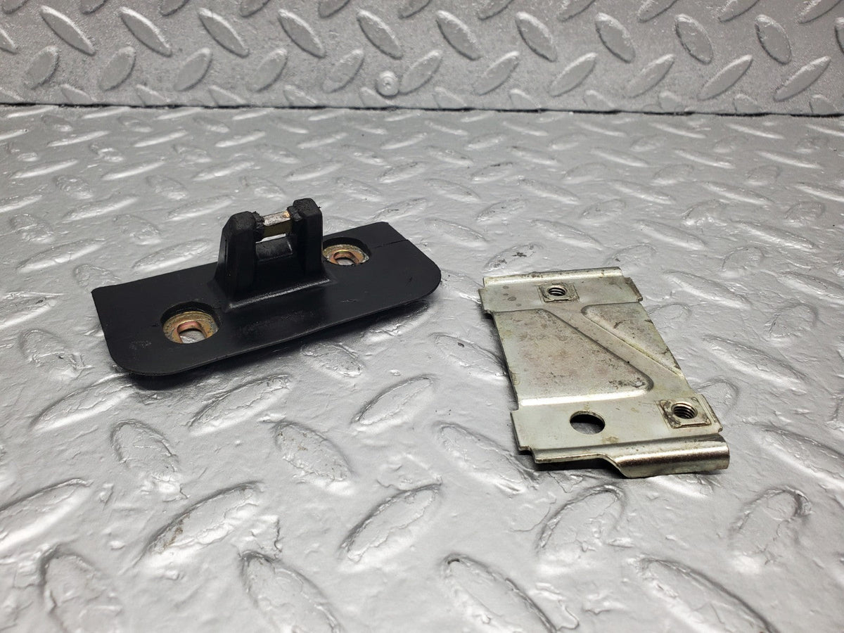 49176 Mercedes-Benz A124 320E Cabriolet Trunk Lock Latch