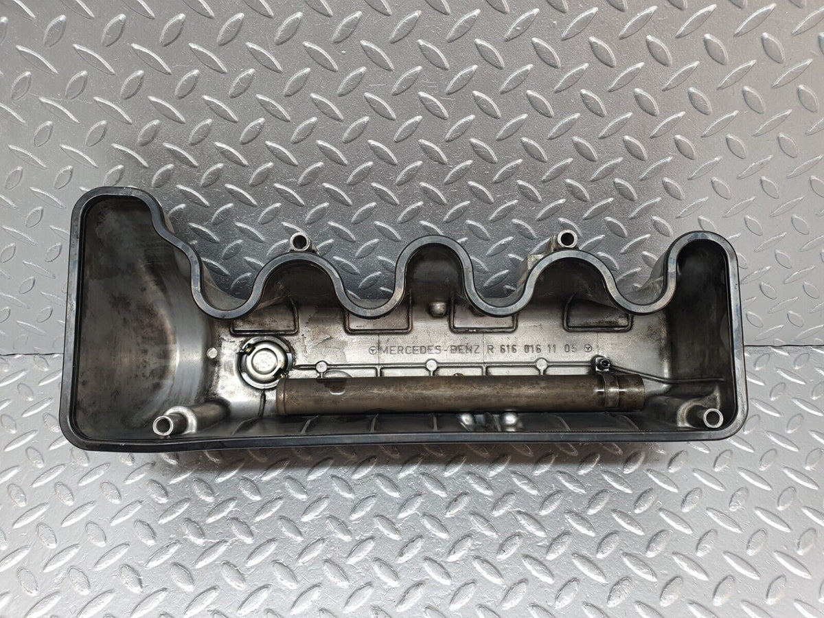 40866 Mercedes-Benz W123 240D Cylinder Head Valve Cover A6160161105