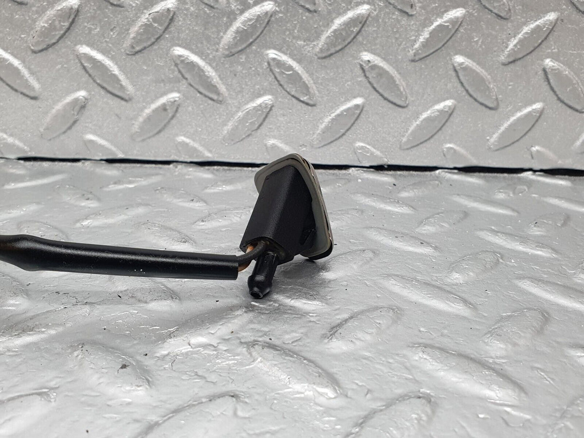 43570 Mercedes-Benz C126 380SEC Coupe Windscreen Washer Nozzle
